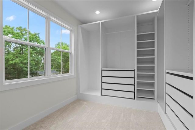 300 Nottingham Drive, Woodstock, GA 30188