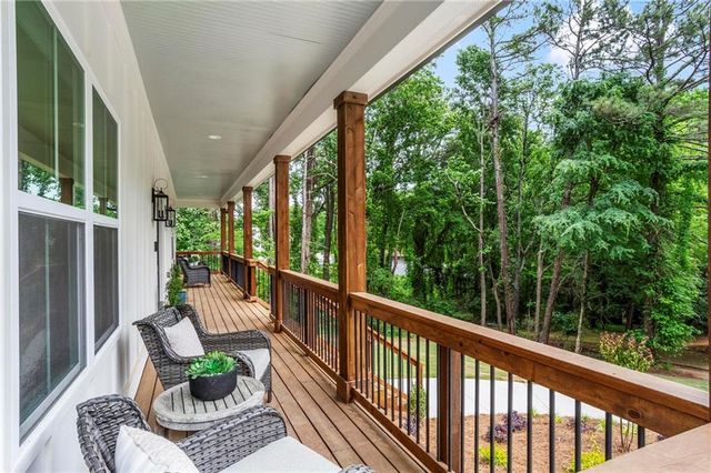 300 Nottingham Drive, Woodstock, GA 30188