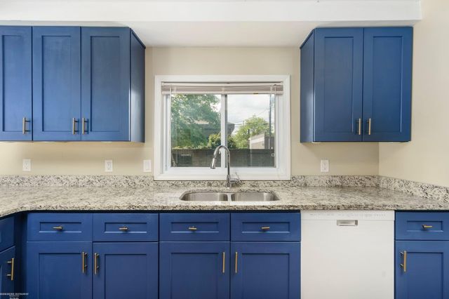 21525 Brys Drive, St Clair Shores, MI 48080