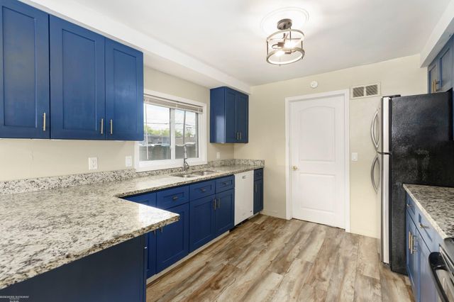 21525 Brys Drive, St Clair Shores, MI 48080