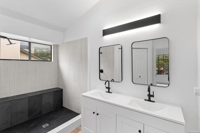 15610 Knollhollow, San Antonio, TX 78247