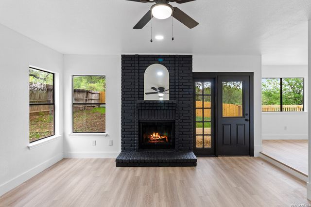 15610 Knollhollow, San Antonio, TX 78247