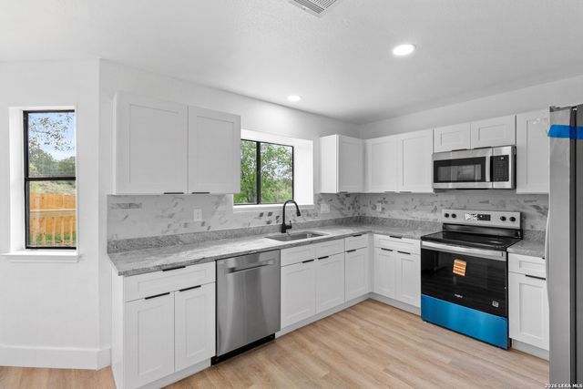 15610 Knollhollow, San Antonio, TX 78247