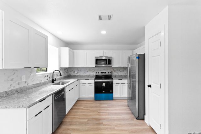 15610 Knollhollow, San Antonio, TX 78247