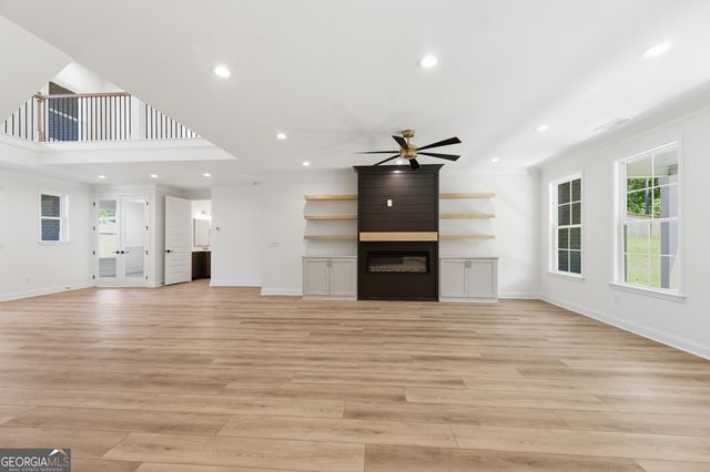 1016 Queens Bridge Way, Griffin, GA 30223