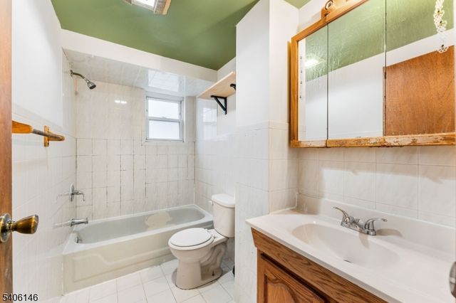 58 Van Buren St, Newark City, NJ 07105