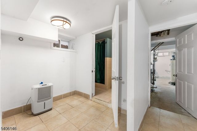 58 Van Buren St, Newark City, NJ 07105