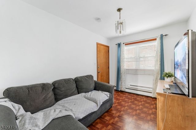 58 Van Buren St, Newark City, NJ 07105