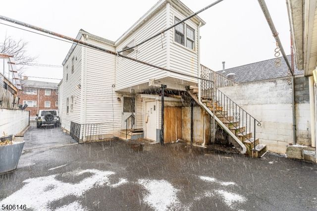 58 Van Buren St, Newark City, NJ 07105