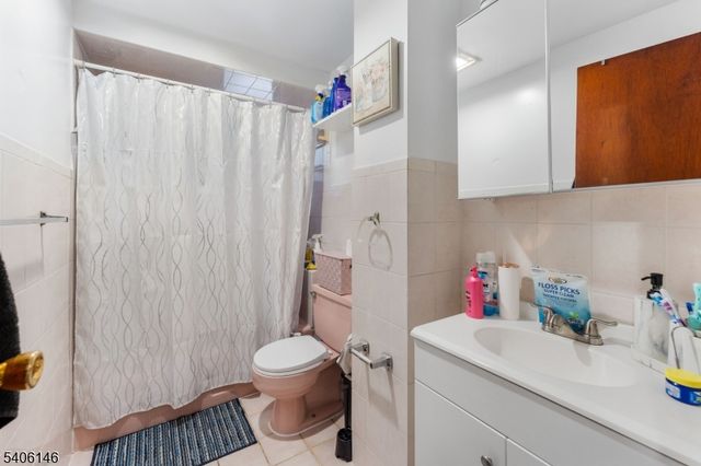 58 Van Buren St, Newark City, NJ 07105