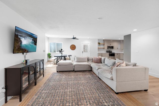 2049 S ROAN AVE, Saratoga Springs, UT 84045