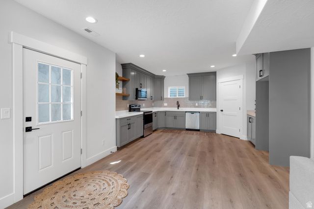 2049 S ROAN AVE, Saratoga Springs, UT 84045