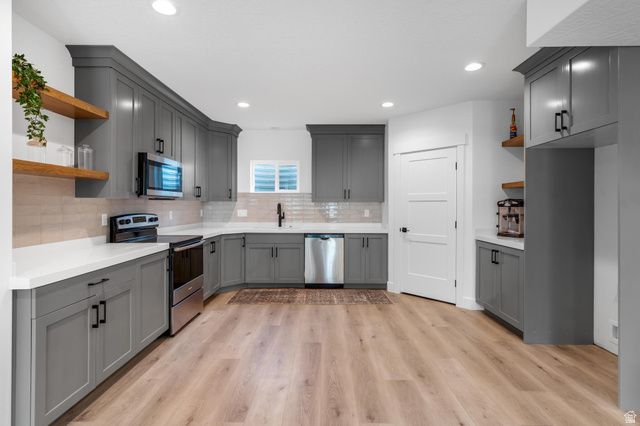 2049 S ROAN AVE, Saratoga Springs, UT 84045