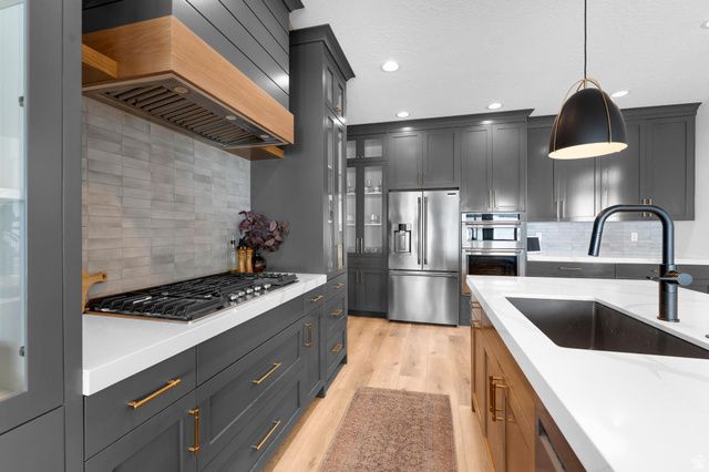 2049 S ROAN AVE, Saratoga Springs, UT 84045