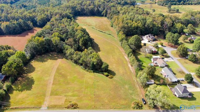 878 Lowery Road NE, Arab, AL 35016