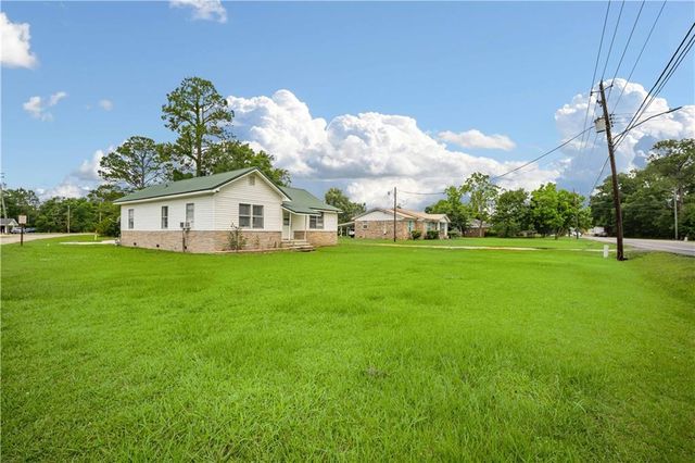 14240 Wintzell Avenue S, Bayou La Batre, AL 36509