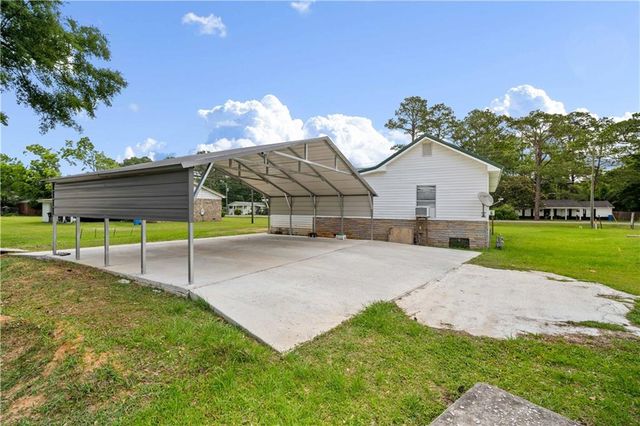 14240 Wintzell Avenue S, Bayou La Batre, AL 36509
