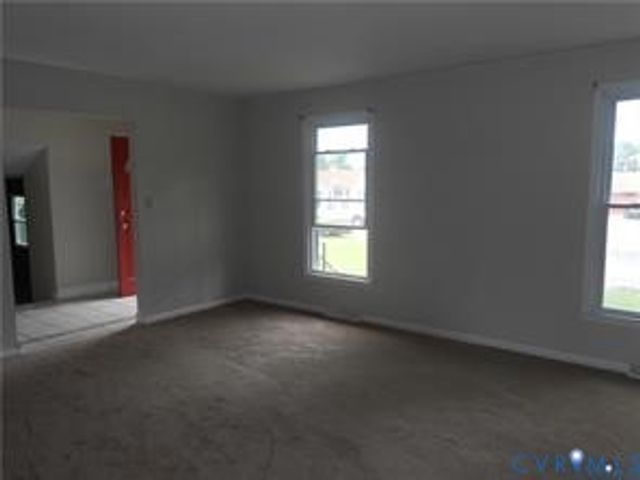 212 Greenwood Dr, Petersburg, VA 23805