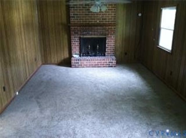 212 Greenwood Dr, Petersburg, VA 23805
