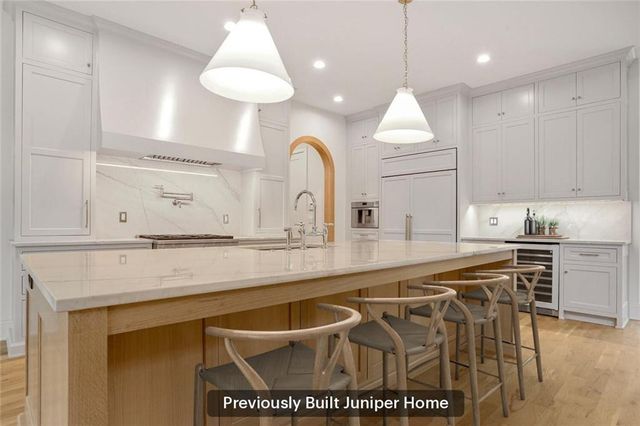 7412 Village Drive, Prairie Village, KS 66208