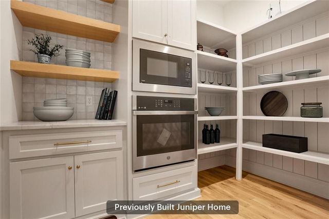 7412 Village Drive, Prairie Village, KS 66208