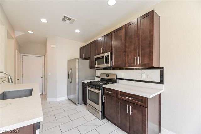 6354 Foxlyn Avenue, Las Vegas, NV 89122