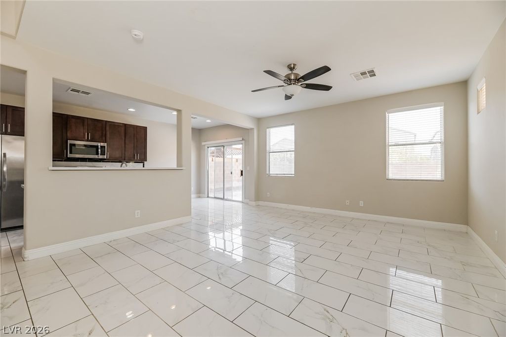 6354 Foxlyn Avenue, Las Vegas, NV 89122 — photo 5
