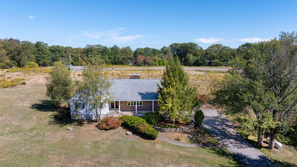 18 Country Club Drive, Dunbarton, NH 03046
