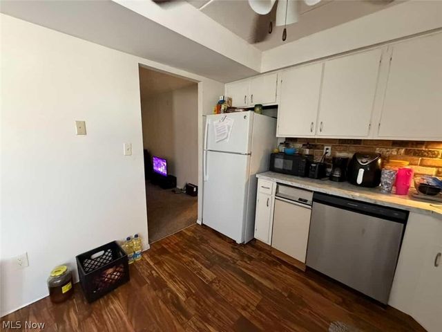 2440 Noble Road 204, Cleveland Heights, OH 44121