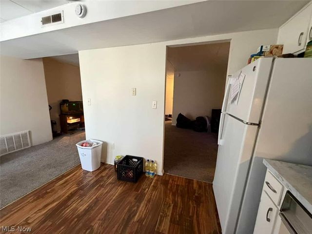 2440 Noble Road 204, Cleveland Heights, OH 44121