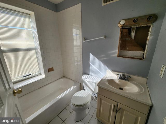 600 N DECKER AVE, Baltimore, MD 21205