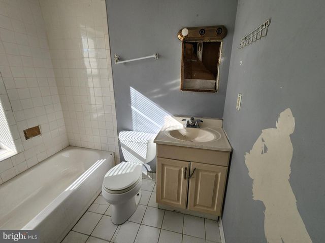 600 N DECKER AVE, Baltimore, MD 21205