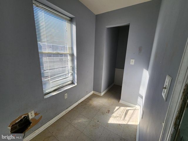 600 N DECKER AVE, Baltimore, MD 21205