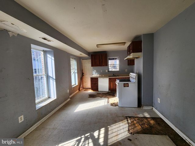 600 N DECKER AVE, Baltimore, MD 21205