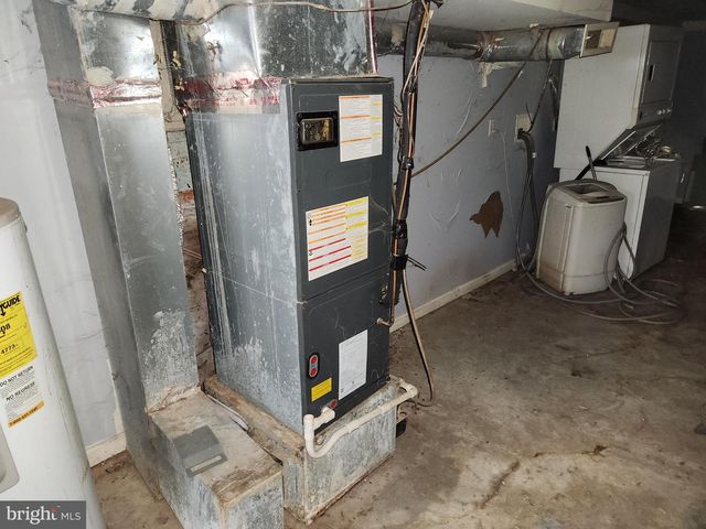 600 N DECKER AVE, Baltimore, MD 21205