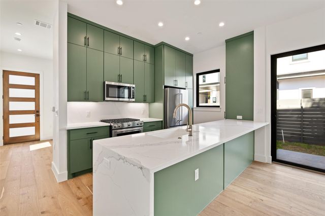3208 Clawson RD 4B, Austin, TX 78704