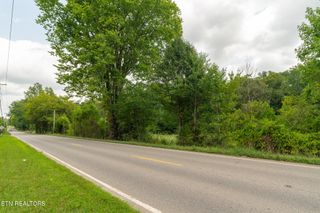 739 Highway 70, Lenoir City, TN 37771