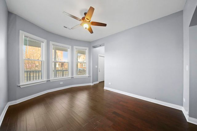 7931 S East End Avenue, Chicago, IL 60617