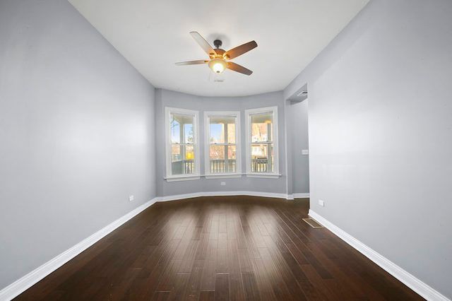 7931 S East End Avenue, Chicago, IL 60617