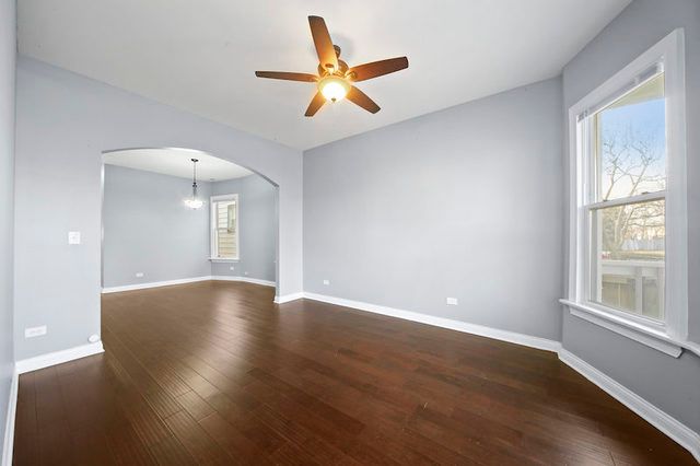 7931 S East End Avenue, Chicago, IL 60617