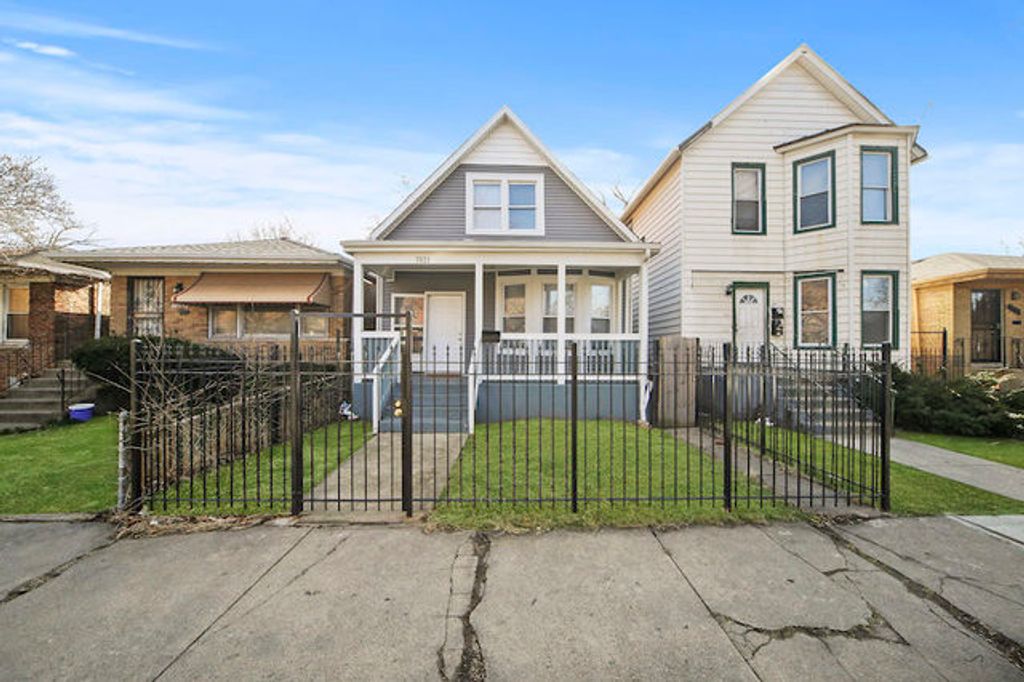 7931 S East End Avenue, Chicago, IL 60617