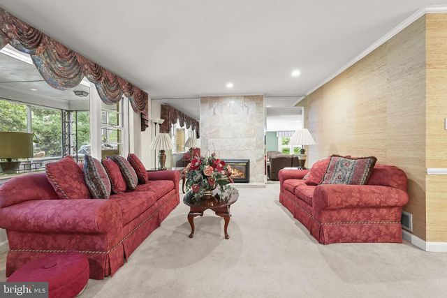2 GREENLEA DR, Pikesville, MD 21208