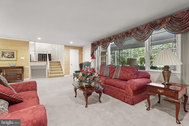 2 GREENLEA DR, Pikesville, MD 21208