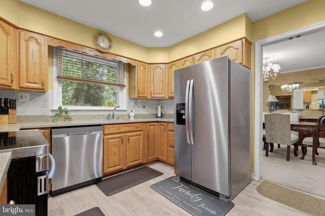 2 GREENLEA DR, Pikesville, MD 21208