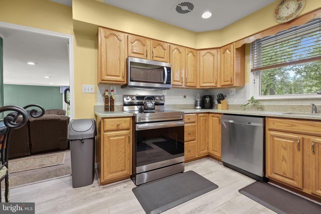 2 GREENLEA DR, Pikesville, MD 21208