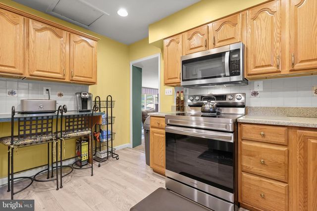 2 GREENLEA DR, Pikesville, MD 21208