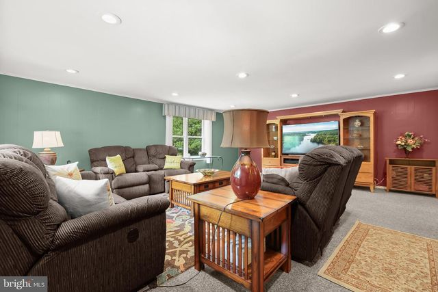 2 GREENLEA DR, Pikesville, MD 21208