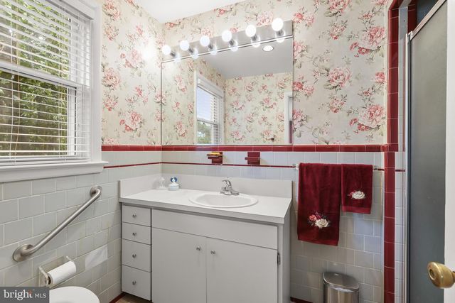 2 GREENLEA DR, Pikesville, MD 21208