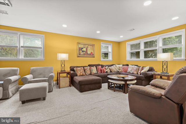 2 GREENLEA DR, Pikesville, MD 21208