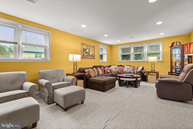 2 GREENLEA DR, Pikesville, MD 21208
